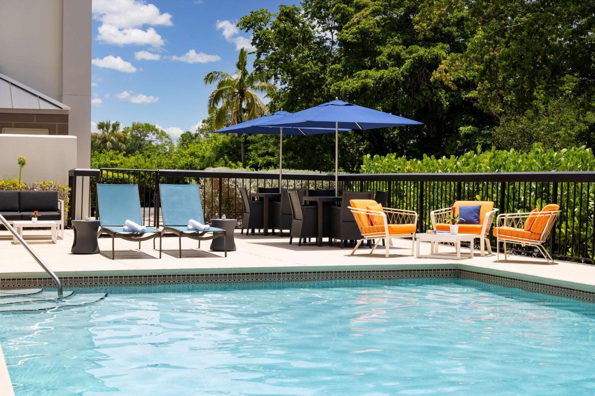 Hampton Inn Naples-Central Eksteriør bilde